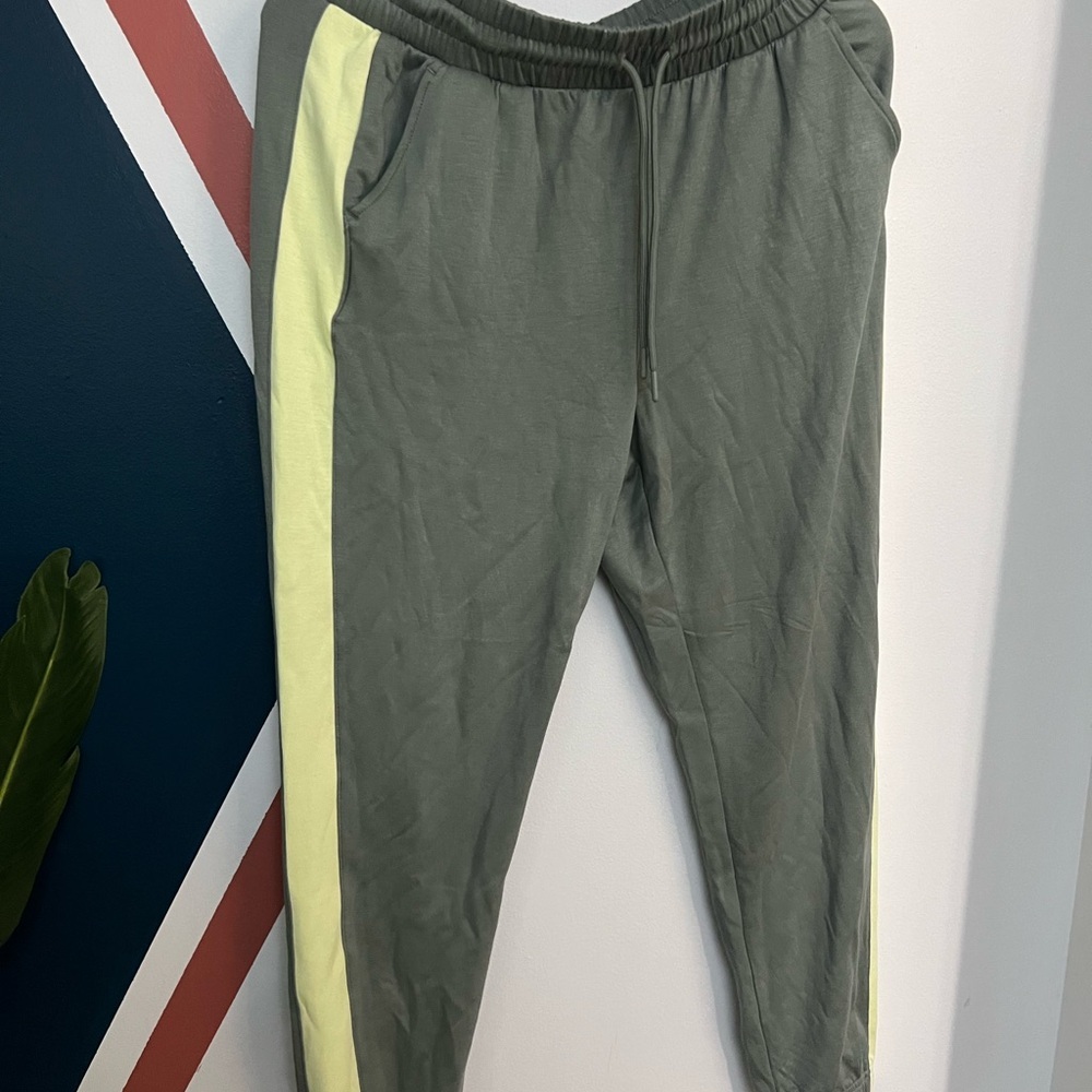 Danskin Olive Green and Lime Green Joggers Soft Knit Matching Set - Picture 3 of 7
